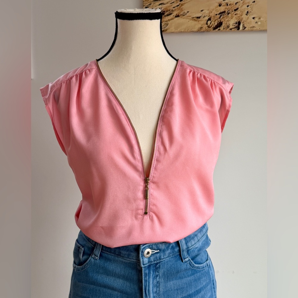 Beautiful Pink V-Neck Zip Cap Sleeve Blouse